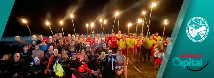 Imagen de la noticia que habla sobre: CON LA SEGUNDA EDICIÓN DE LA ANTORCHADA, EL CUERPO ESTABLE DE GUARDAVIDAS DESPIDIÓ LA TEMPORADA EN PLAYA UNIÓN