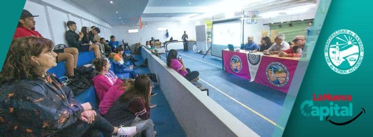 Imagen de la noticia que habla sobre: AMPLIA CONCURRENCIA EN EL PRIMER TALLER DE PSICOLOGÍA DEL DEPORTE PARA CLUBES DE RAWSON