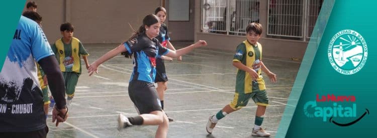 Imagen de la noticia que habla sobre: RAWSON: COMENZÓ EL TORNEO DE FUTSAL INFANTIL CON AMPLIA PARTICIPACIÓN DE EQUIPOS 